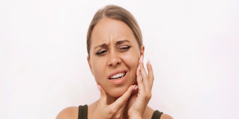 ما هي أكثر الفئات عرضة للإصابة بشلل العصب السابع المحيطي؟