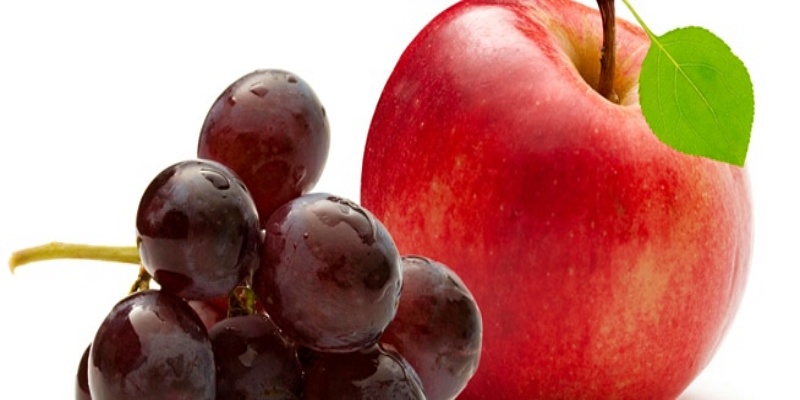 التفاح والعنب