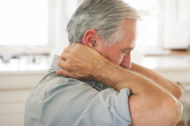 التهاب الفقرات العنقية لدى كبار السن