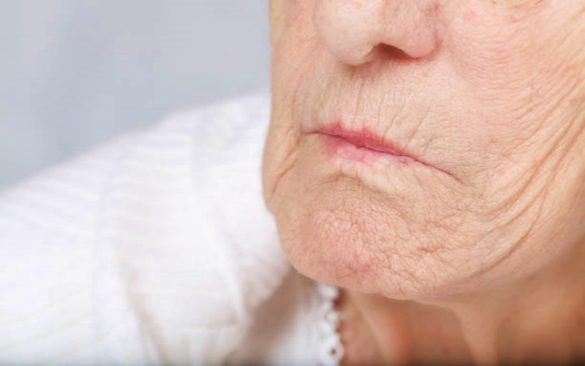 جفاف الفم لدى كبار السن وكيف يتم التغلب عليه؟