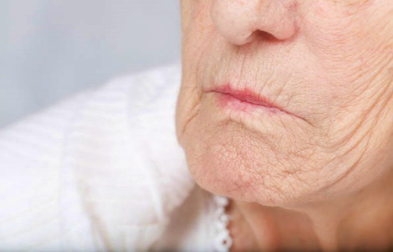 جفاف الفم لدى كبار السن وكيف يتم التغلب عليه؟