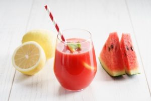 عصير البطيخ والليمون
