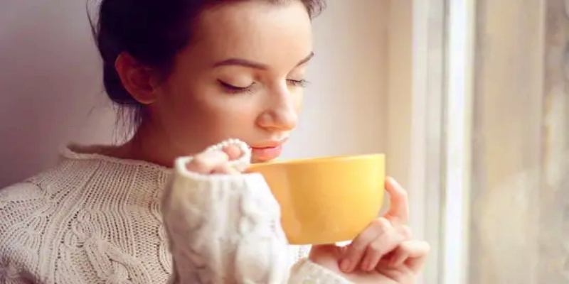 فوائد شرب عسل الليمون والزنجبيل في الصباح