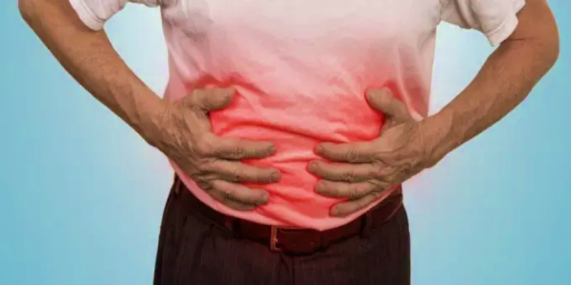 ما هي أسباب الإصابة بالتهاب القولون التشنجي؟