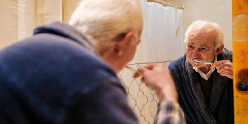 نصائح لتحسين أزمة جفاف الفم لدى كبار السن