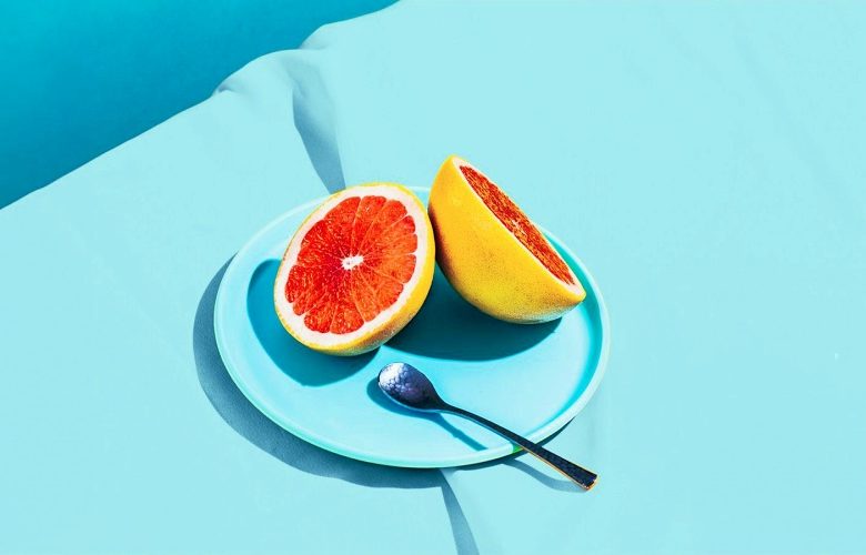 هل تناول فاكهة الجريب فروت في المساء يؤثر على جودة النوم؟