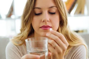 هل يفضل تناول البيوتين مع وجبات الطعام؟