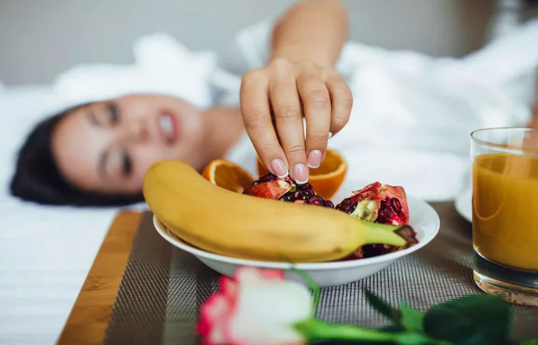 8 فواكه غنية بالميلاتونين تساعدنا على النوم بشكل أعمق