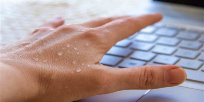 الأمراض المسببة لحالة تعرق اليدين والقدمين