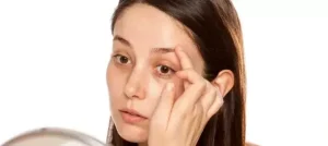 تساقط شعر الحواجب