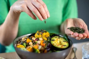 طرق تناول بذور اليقطين لعلاج متلازمة ما قبل الحيض