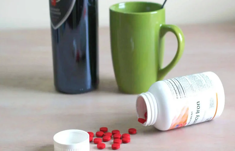 ما هي الأطعمة والمشروبات التي يجب تجنبها عند تناول مكملات الحديد؟