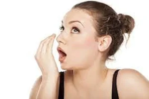 ماهو نقص الفيتامينات المسبب لرائحة الفم الكريهة ؟