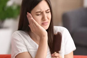 هل يمكن أن تعاني الأسنان من الحساسية بعد تركيب التاج ؟