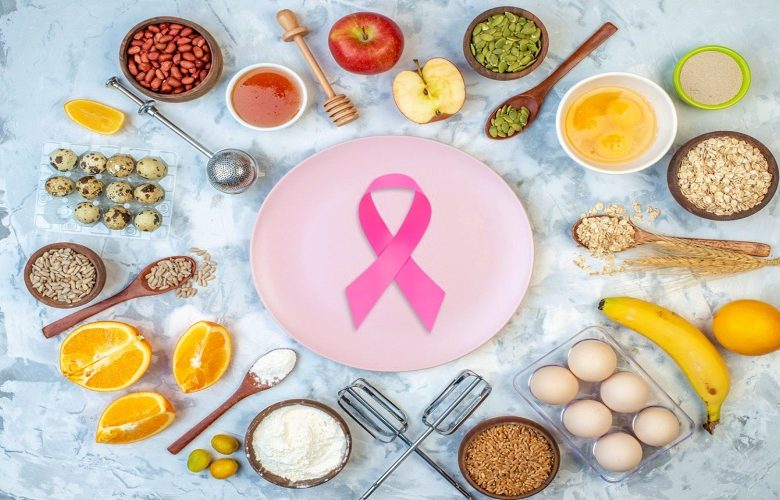 5 أطعمة طبيعية تساعد النساء على تقليل مخاطر الإصابة بسرطان الثدي