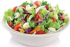 أن يكون طبق السلطة سابقا للمكرونة