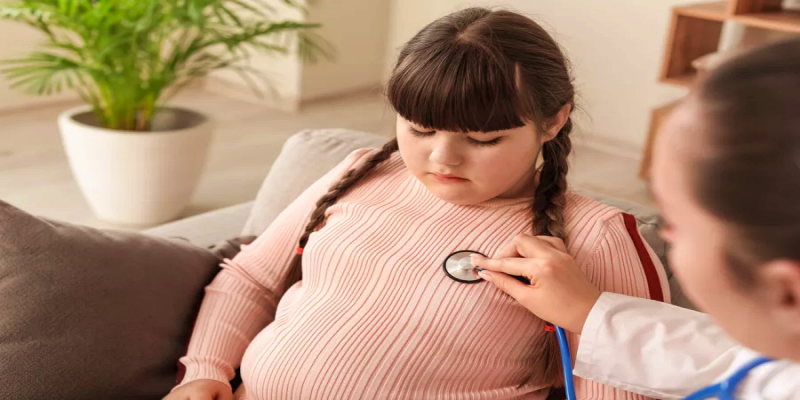 العواقب الصحية التي تعود على صحة الطفل عند المعاناة من السمنة