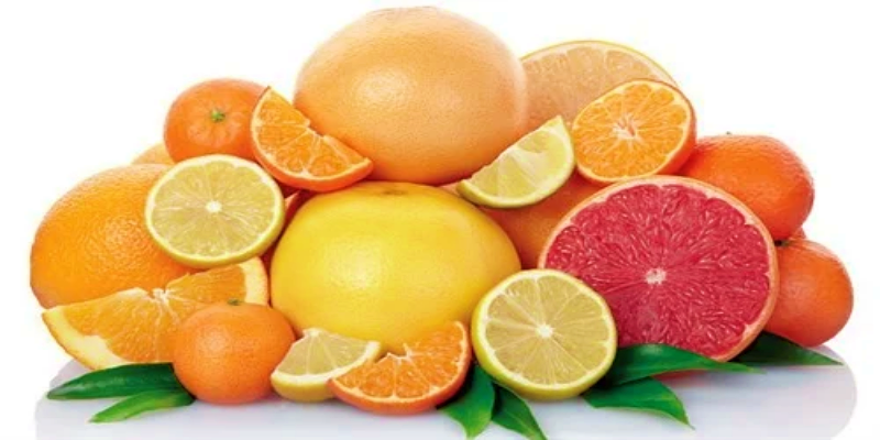 الفواكه المحتواه على حمض الستريك القوي