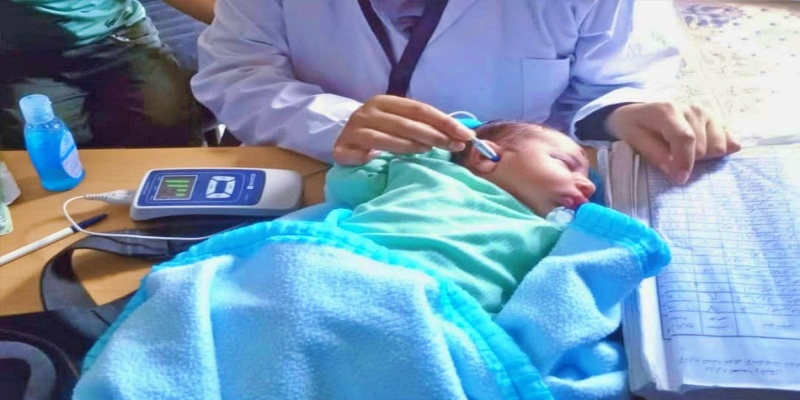 الكيفية الصحيحة لاكتشاف معاناة الطفل من أزمة فقدان السمع