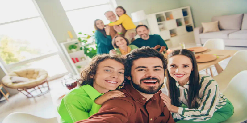 تعزيز العلاقات الاجتماعية