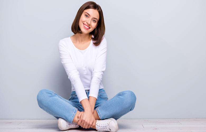 فوائد رائعة عند الجلوس متربعًا الساقين