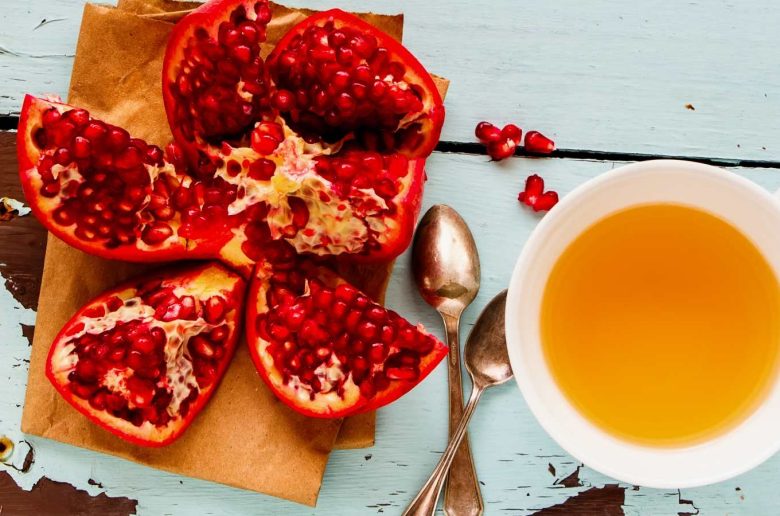 فوائد شاي قشور الرمان مع الكركم