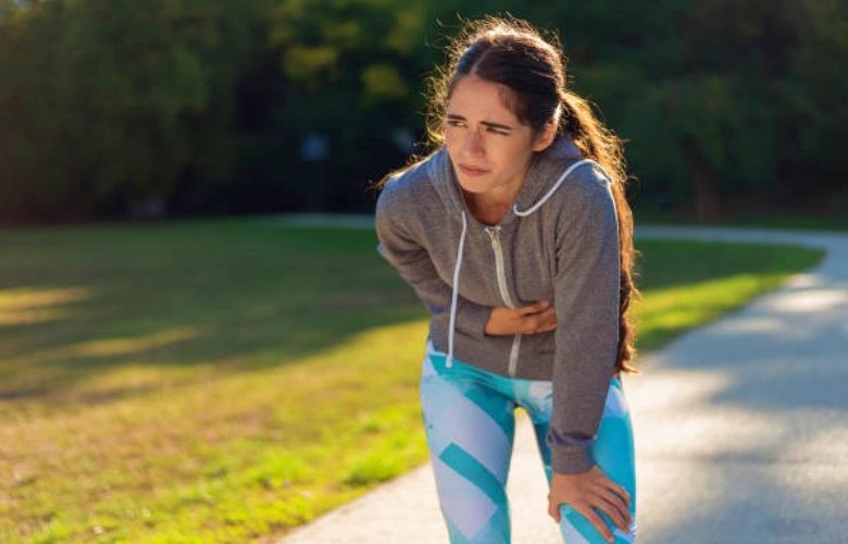 ما هي أسباب الشعور بآلام عضلات البطن بعد الجري؟