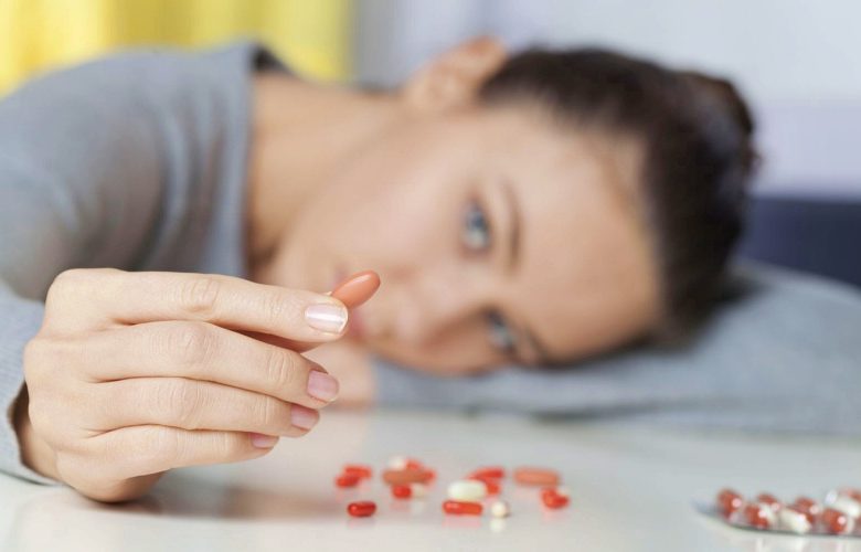 مكملات يجب الحذر عند تناولها مع مضادات الاكتئاب