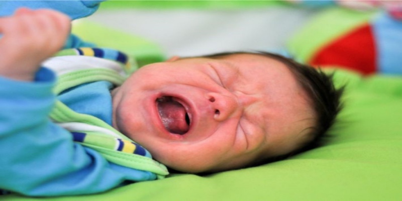 هل تعد أزمة التواء المعدة عند الأطفال خطيرة؟