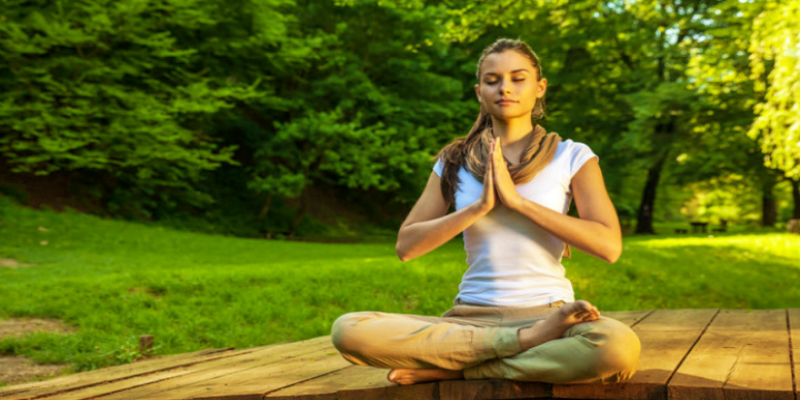 وضعية نصف زهرة اللوتس