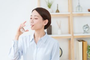 أسباب تزيد من حاجة البشرة للتقشير في شهر رمضان