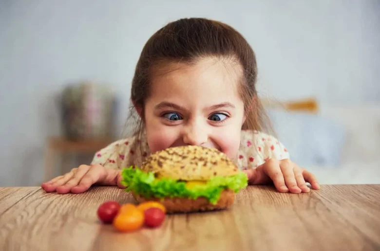 الجوع المستمر رغم تناول الطعام لدى الأطفال