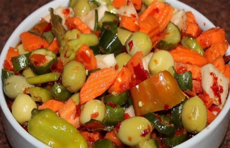 تناول المخللات خلال شهر رمضان ومخاطر ارتفاع ضغط الدم