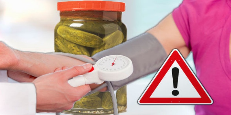 كيف تقوم المخللات بالتسبب في ارتفاع ضغط الدم؟