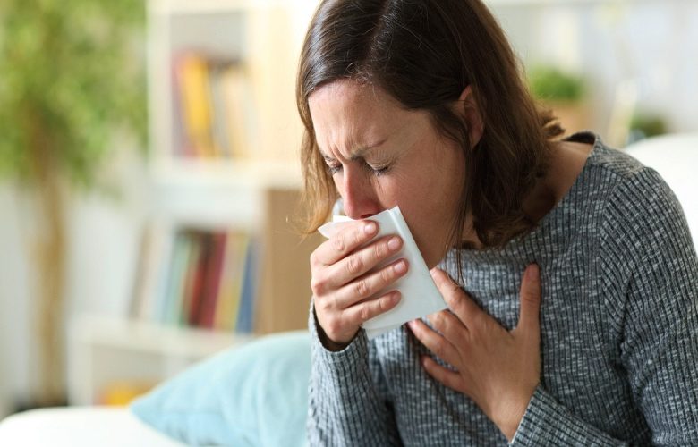 ما هي أسباب الإصابة بالسعال المستمر؟ وكيفية علاجه