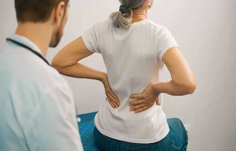 متى يجب الذهاب إلى الطبيب عند المعاناة من آلام الظهر؟