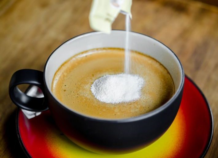 الآثار الجانبية لمبيضات المشروبات على صحة الجسم