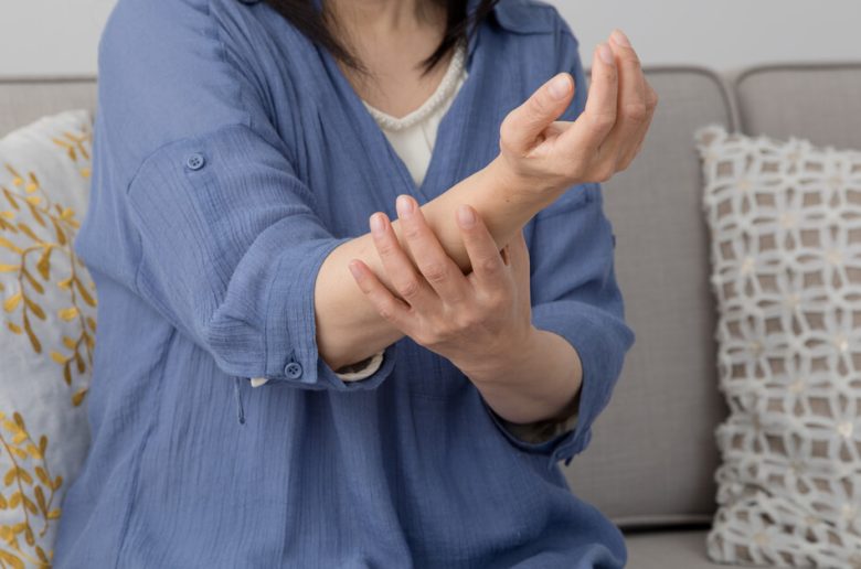 الإحساس بحشرات زاحفة على الجلد