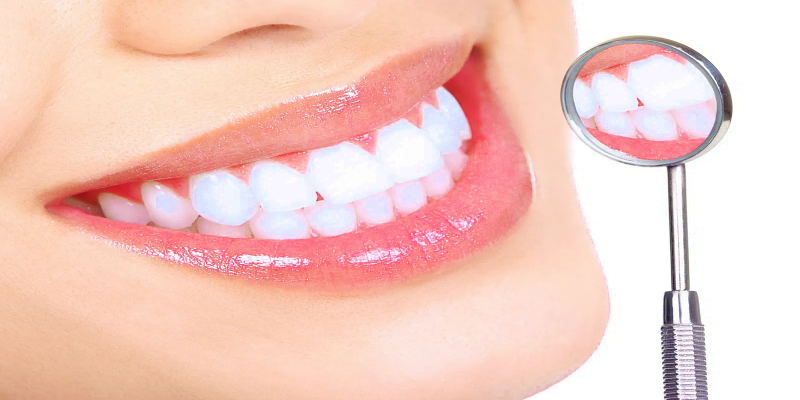 توجيهات الطبيب لتنظيف الأسنان بشكل صحيح