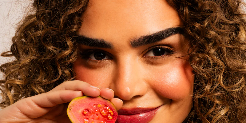 فاكهة &nbsp;الجوافة وجمال البشرة