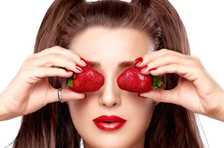 فوائد الفراولة لصحة العيون