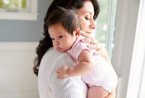 كيفية التغلب على مغص الرضع في الشهر الرابع