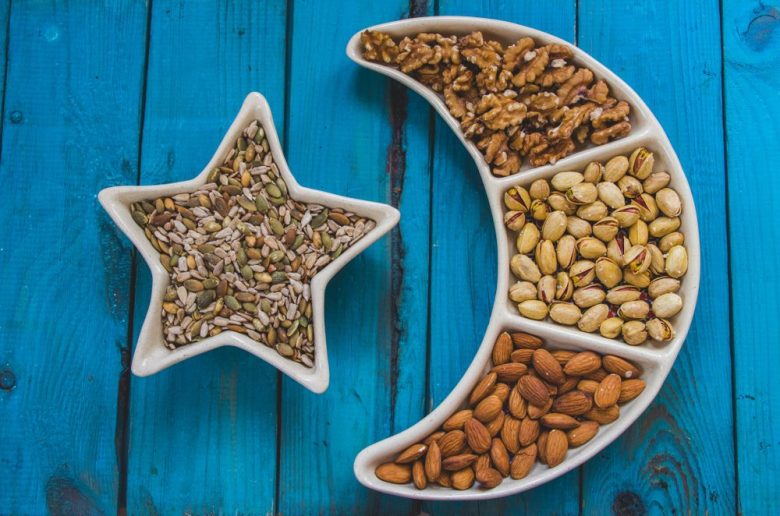 مكسرات رمضانية مفيدة في علاج الإمساك
