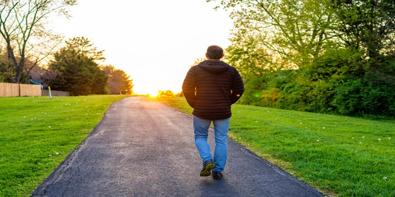 هل يعد روتين المشي لمدة 1 كيلومتر يوميا مناسب لتحسين الصحة الجسمانية؟