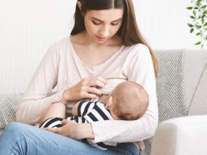 أساليب الوقاية الفعالة من التهابات الأذن لدى الرضع