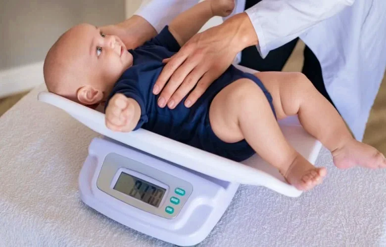 إليكي عزيزتي الأم.. أفضل الحلول للتغلب على بطء زيادة وزن طفلك