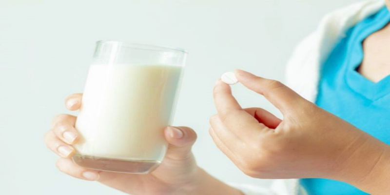 الآلية الصحيحة لتناول الفيتامينات مع الحليب لتجنب النتائج العكسية