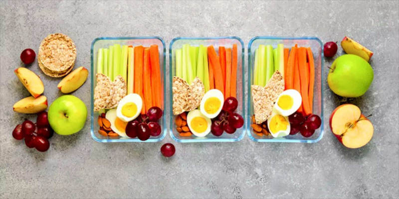 تقسيم الوجبات وعدم إجبار الطفل على تناول الطعام