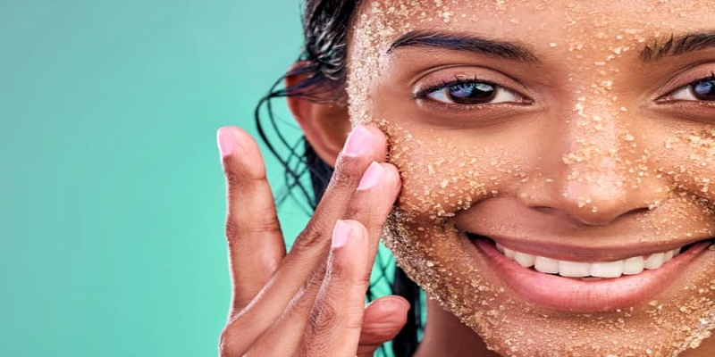 طرق تطبيق سكر قصب السكر الخام في أنماط العناية بالبشرة