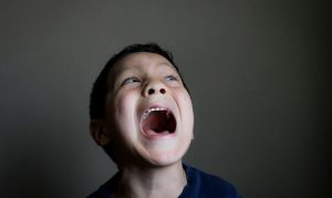 كيف يمكن للوالدين اكتشاف إصابة الطفل بهذا الإضطراب ؟